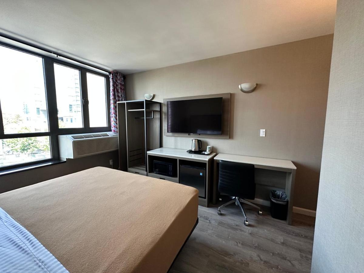 Regal Inn & Suites New York Laguardia Hotel ภายนอก รูปภาพ
