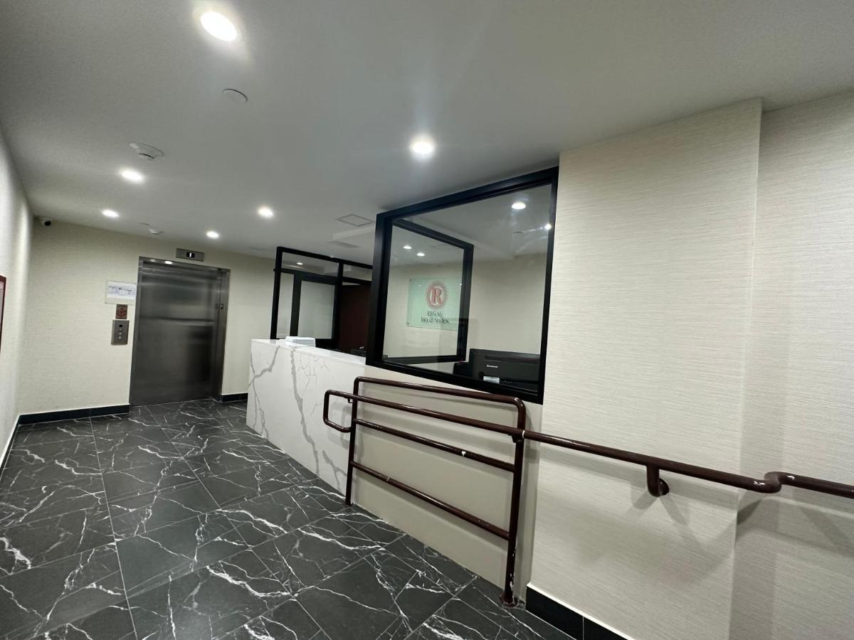 Regal Inn & Suites New York Laguardia Hotel ภายนอก รูปภาพ